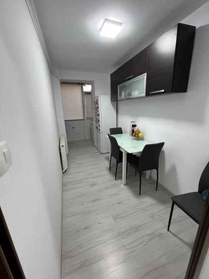 Apartament cu 2 camere decomandat în Cornișa