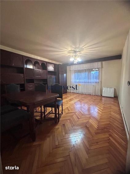 Apartament cu 3 camere decomandat în Micro 17