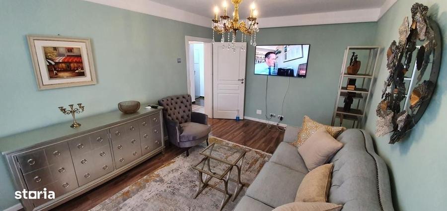 Apartament cu 3 camere în Tineretului