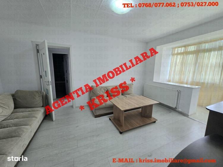 Apartament cu 2 camere semidecomandat în Craiovei