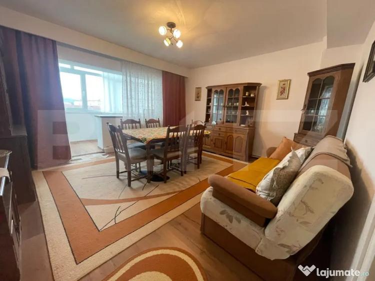 Apartament cu 3 camere decomandat în Central