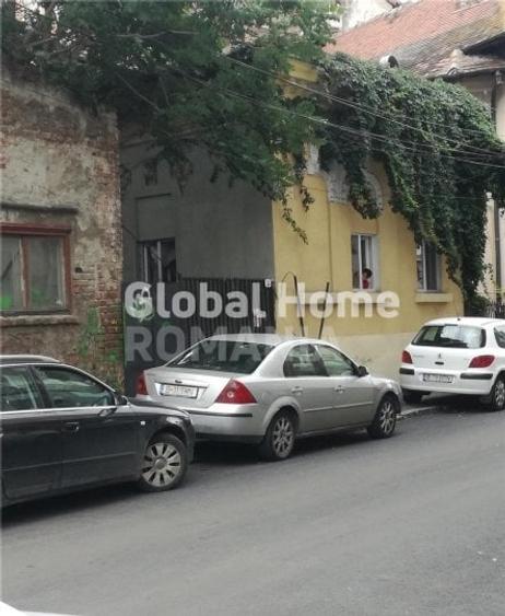 Duplex cu 4 camere cu Canalizare în Ultracentral