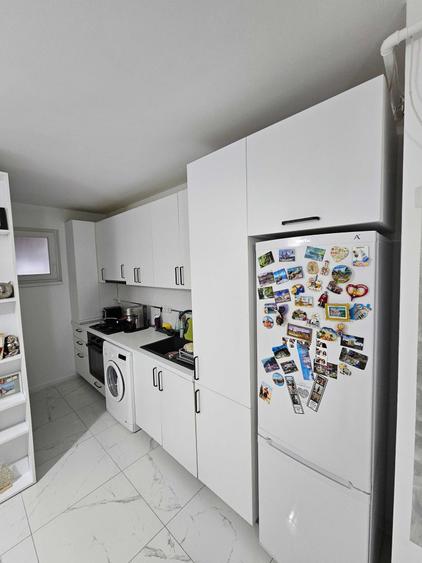 Apartament cu 3 camere decomandat în Florești