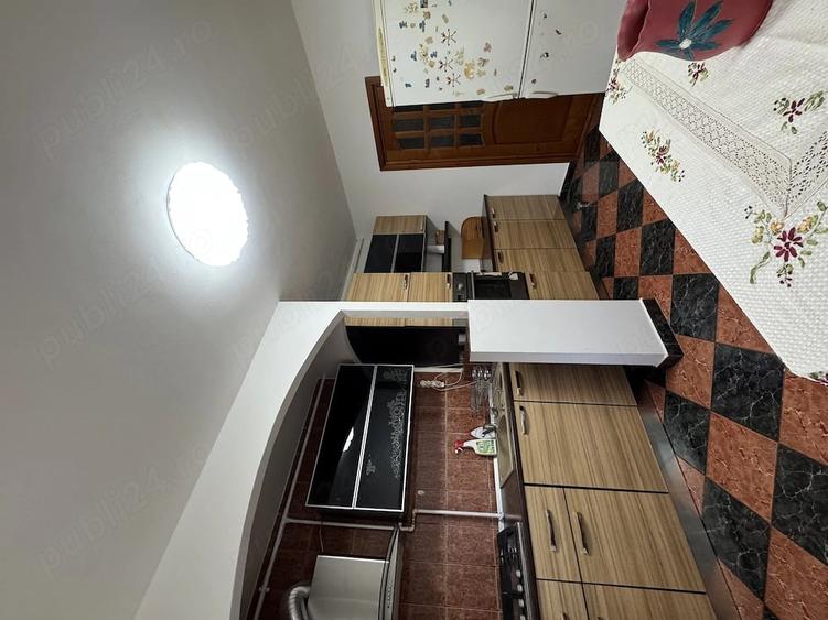 Apartament cu 3 camere decomandat în Exterior Vest