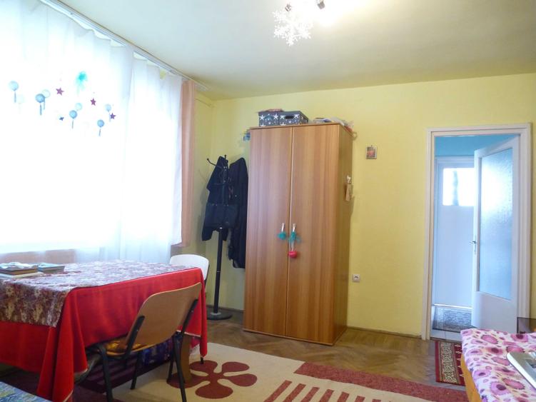 Apartament cu 3 camere decomandat în Copou