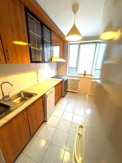 Apartament cu 4 camere decomandat în Berceni