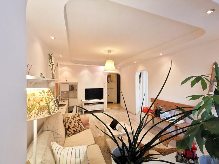 Apartament cu 2 camere semidecomandat, mobilat în Tineretului