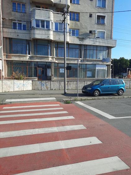 Spațiu comercial, de 340 mp, în Decebal
