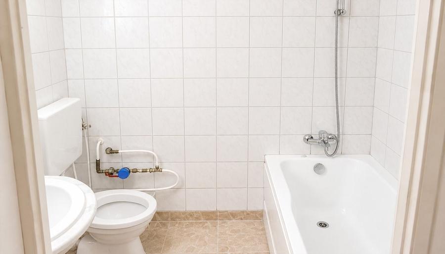 Apartament cu 3 camere decomandat în Politehnica