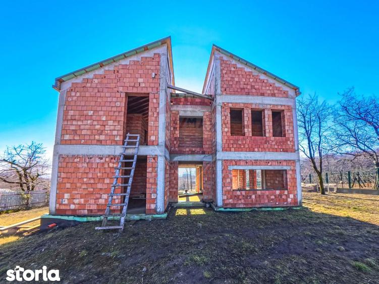 Casă cu 5 camere cu Teren 1851 Mp în Hemeiuș