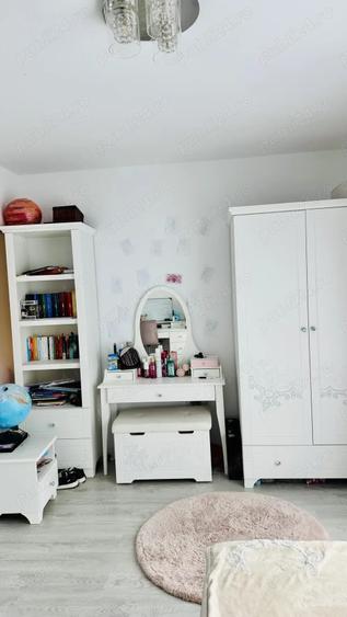 Casă cu 6 camere cu Teren 60 Mp în Calea Dumbrăvii