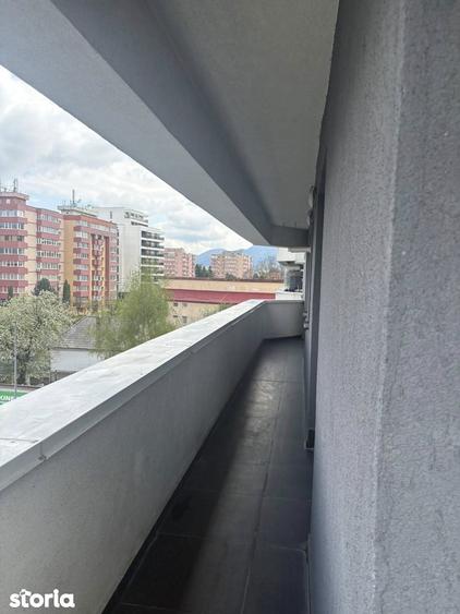 Apartament cu 3 camere în Astra