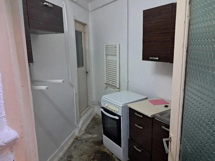 Garsonieră decomandată în Central