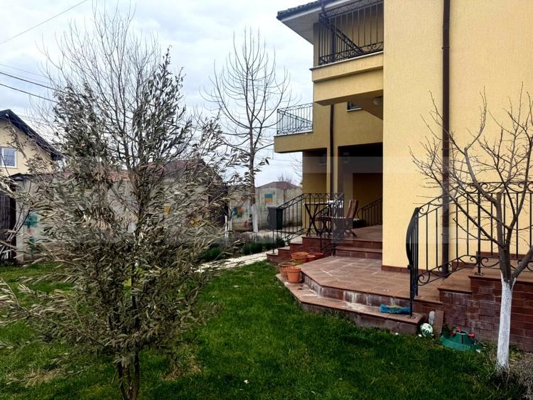 Casă individuală cu 4 camere cu Canalizare în Filiași