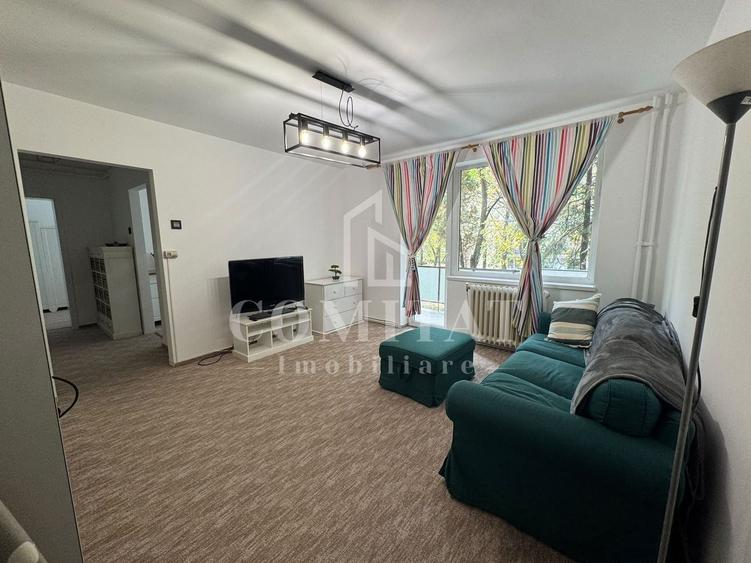 Apartament cu 3 camere semidecomandat, mobilat în Gheorgheni