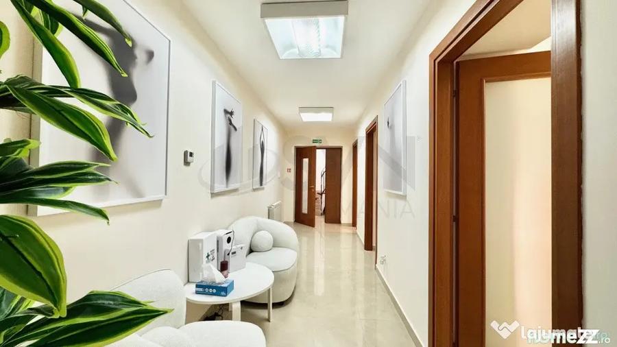 Apartament cu 5 camere semidecomandat în Capitale