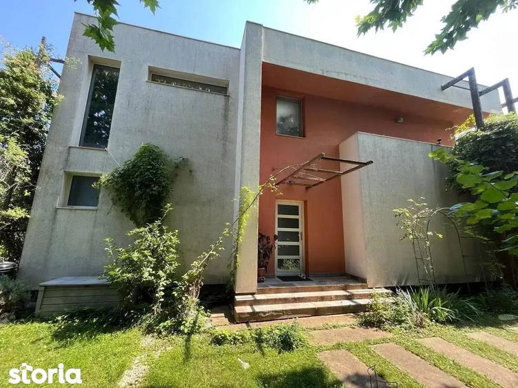 Casă cu 3 camere decomandat cu Teren 830 Mp în Corbeanca