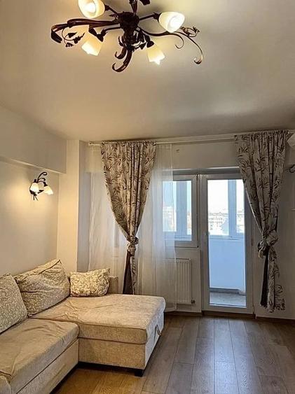 Apartament cu 2 camere decomandat în P-ța Universității