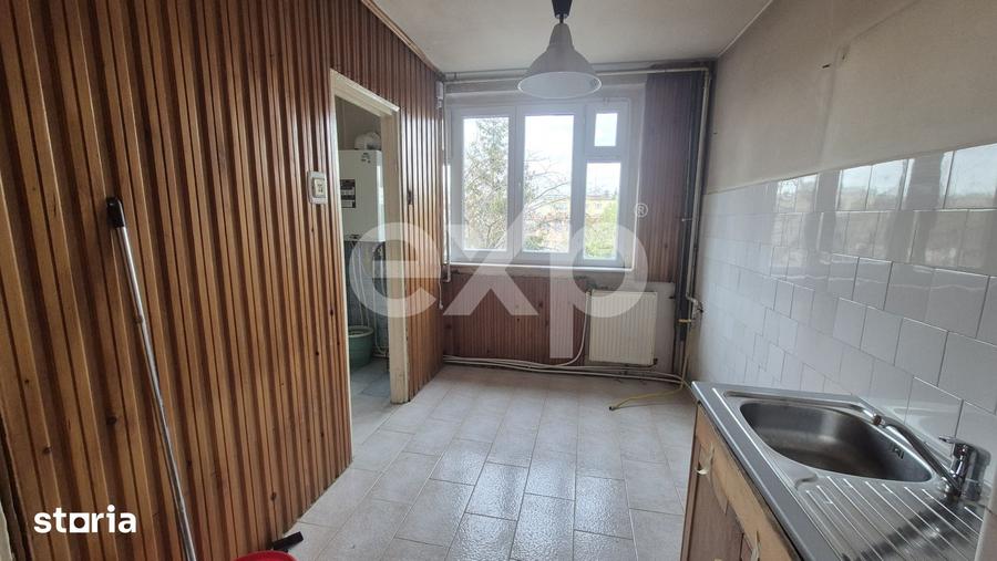 Apartament cu 4 camere decomandat în Negru Vodă