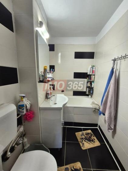 Apartament cu 3 camere decomandat în Găvana