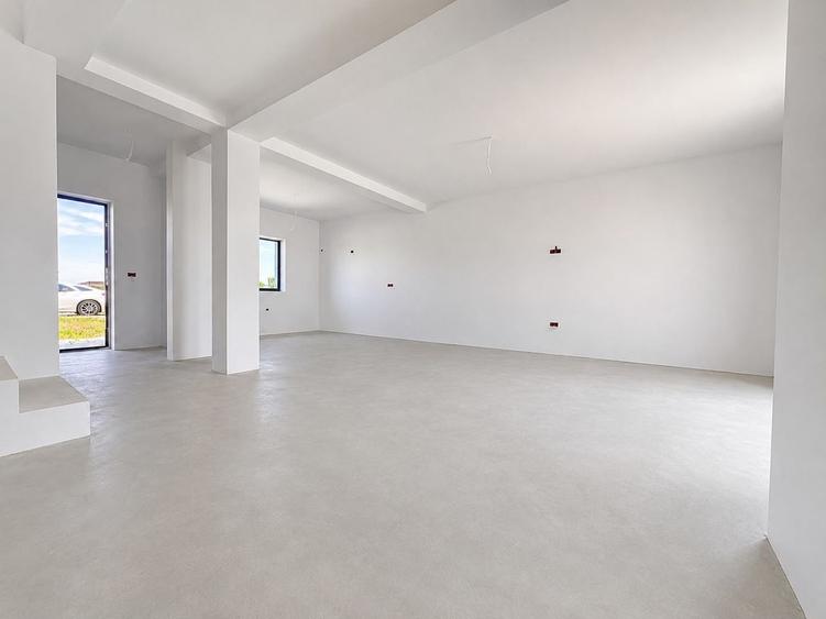 Duplex cu 4 camere cu Canalizare în Moșnița Nouă