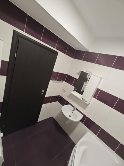 Garsonieră decomandată în Roșu