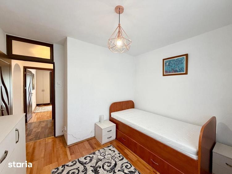 Apartament cu 4 camere decomandat în Trei Stejari