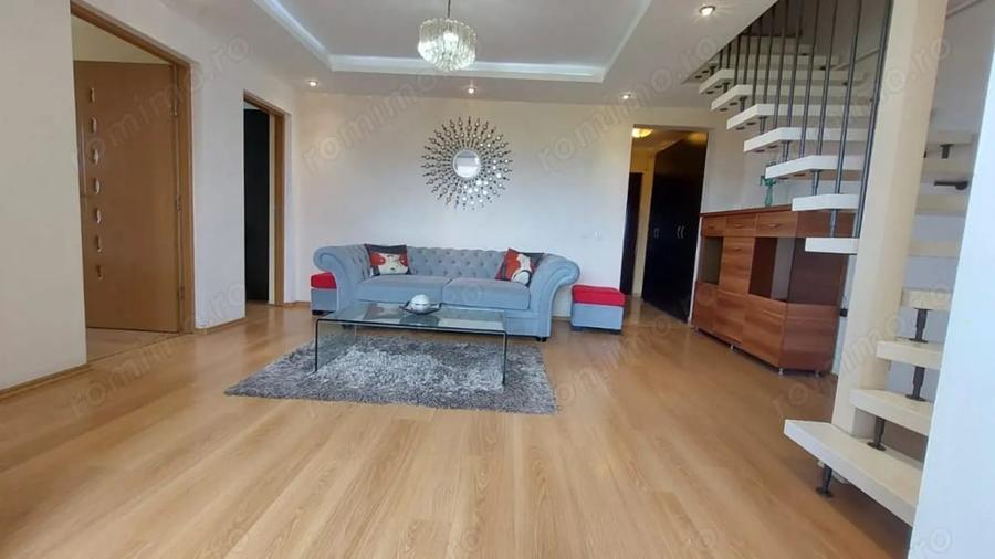 Apartament cu 4 camere decomandat în Ștrand