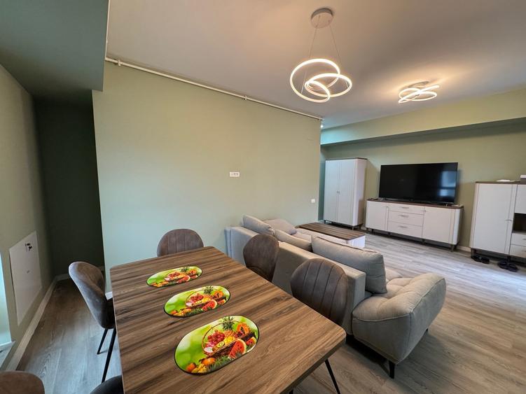 Apartament cu 2 camere decomandat în Universitate