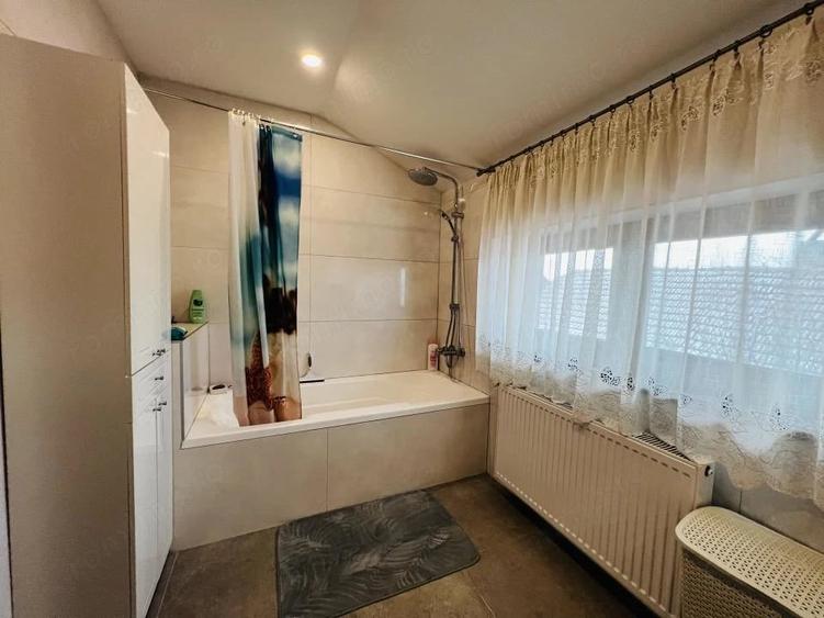 Casă cu 5 camere cu Teren 860 Mp în Sânmihaiu German