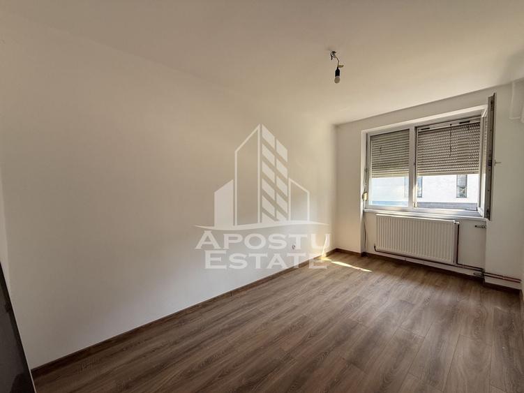 Apartament cu 3 camere semidecomandat în Take Ionescu
