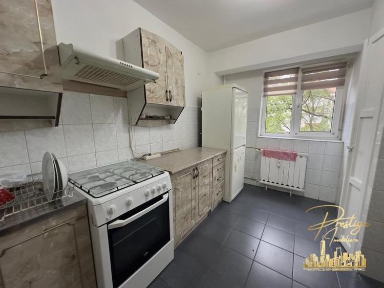 Apartament cu 2 camere decomandat, mobilat în Decebal