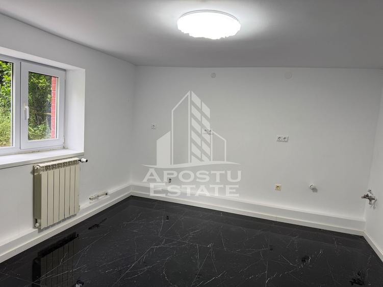 Casă individuală cu 8 camere cu Canalizare în Fabric