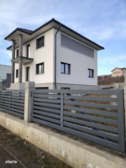 Casă cu 4 camere în Chinteni