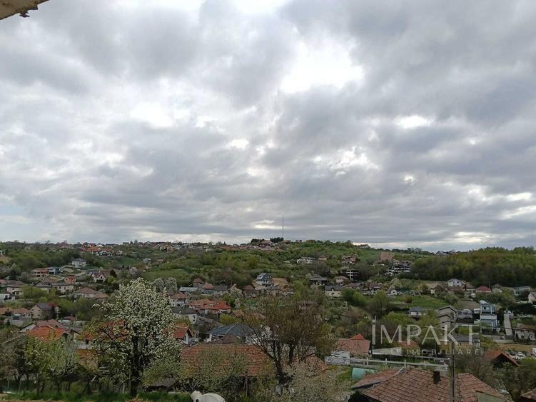 Casă individuală cu 4 camere cu Canalizare în Feleacu