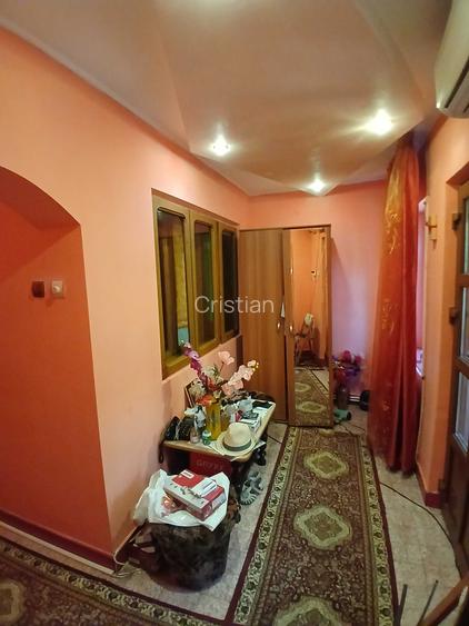 Casa de Vanzare - 3 camere - 700 mp teren