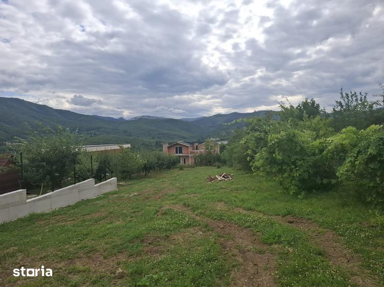 Teren de 940 mp, în Central