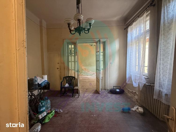 Casă cu 5 camere cu Teren 198 Mp în Decebal