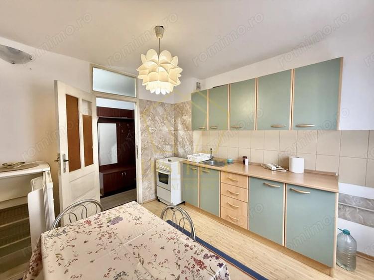 Apartament cu 2 camere decomandat în Girocului