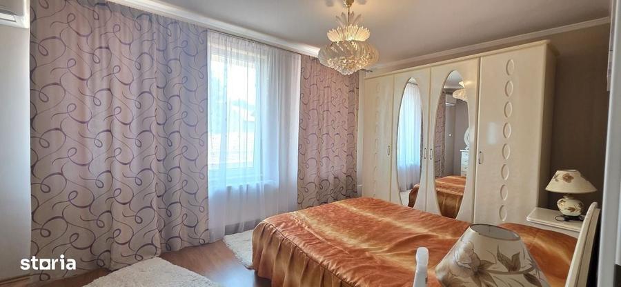 Casă cu 4 camere în Delfinariu