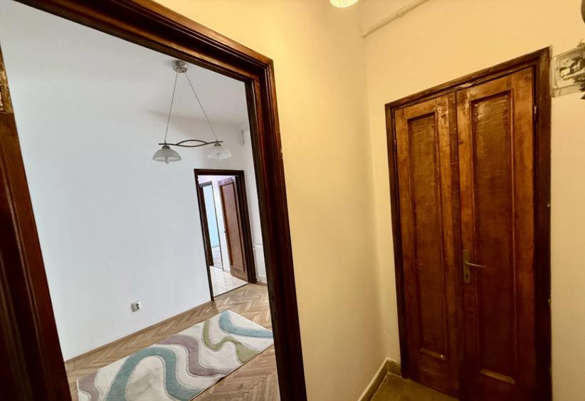 Apartament cu 2 camere semidecomandat în Ultracentral