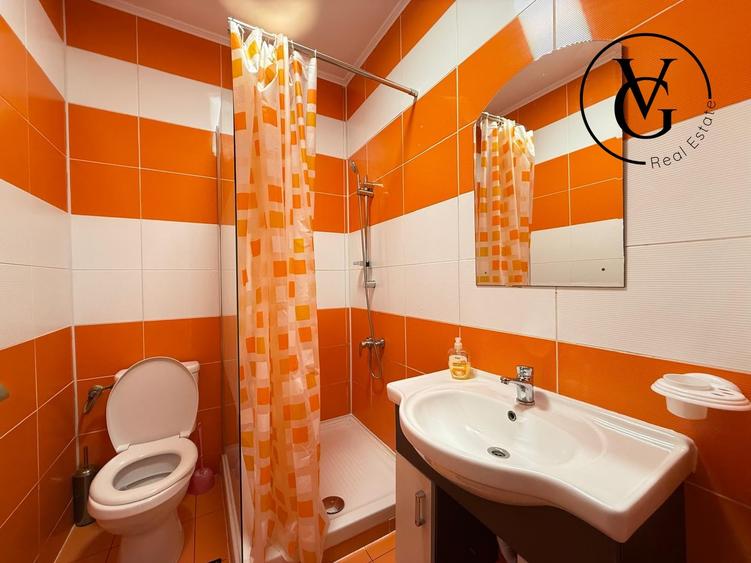 Casă individuală cu 8 camere cu Canalizare în Năvodari