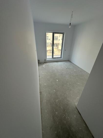 Apartament cu 2 camere decomandat în Berceni — fotografia 3
