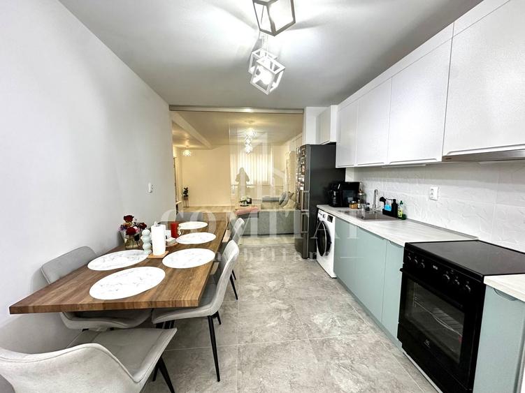 Apartament cu 3 camere semidecomandat, mobilat în Florești