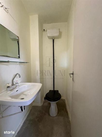 Apartament cu 3 camere semidecomandat în Est