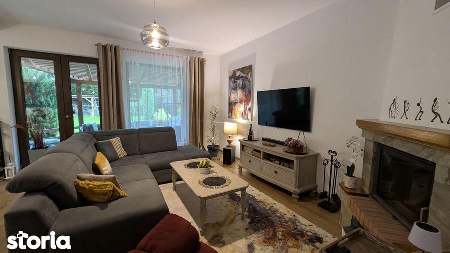 Casă cu 5 camere cu Teren 1500 Mp în Central