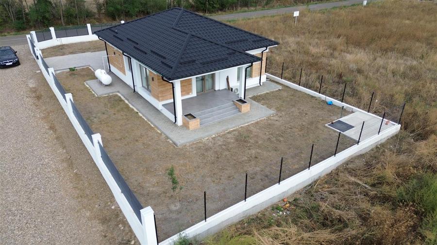 Casă individuală cu 4 camere cu Teren 574 Mp în Exterior Nord