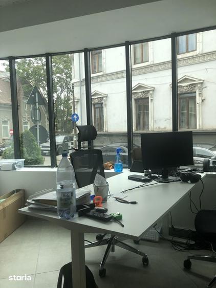 Spațiu comercial, de 90 mp, în Centrul Civic