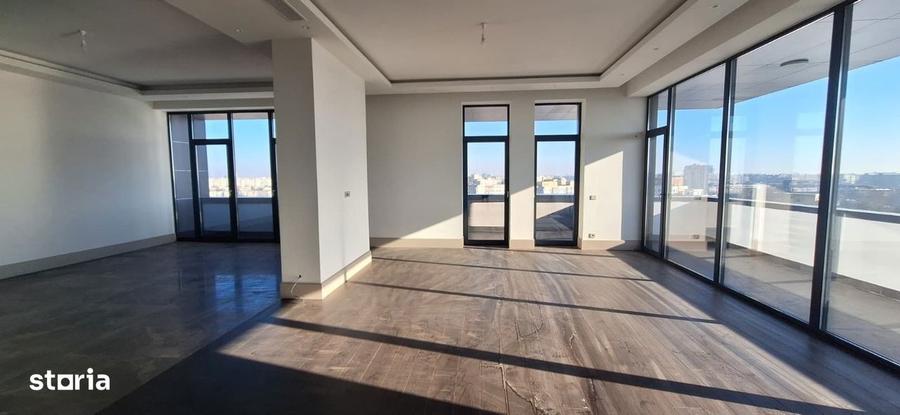 Apartament cu 4 camere în Tei