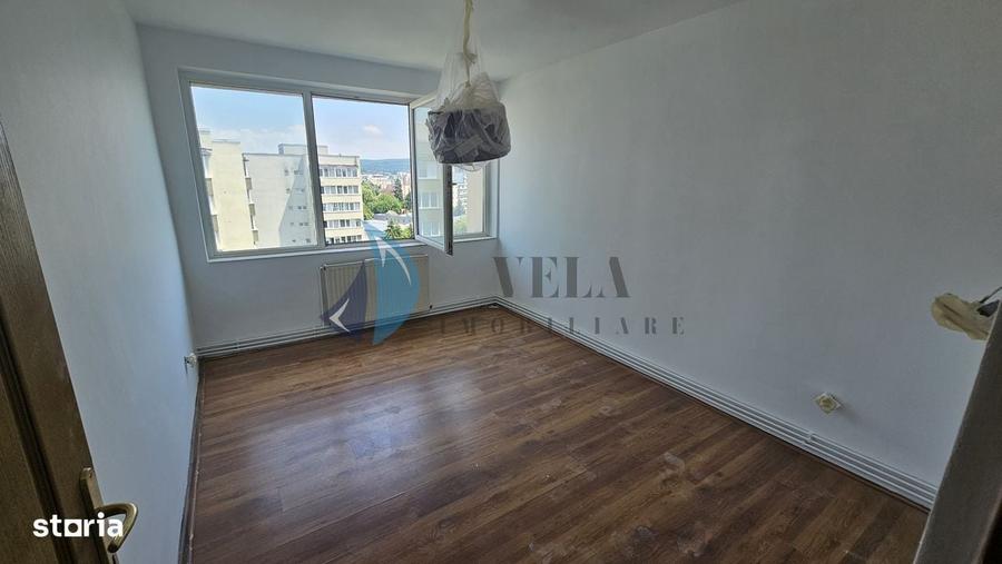 Apartament cu 3 camere decomandat în Tudor